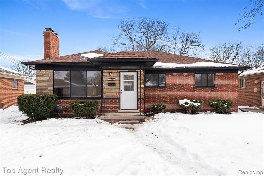 24336 Warrington Court, Eastpointe, MI 48021 Main Photo