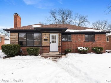 24336 Warrington Court, Eastpointe, MI 48021