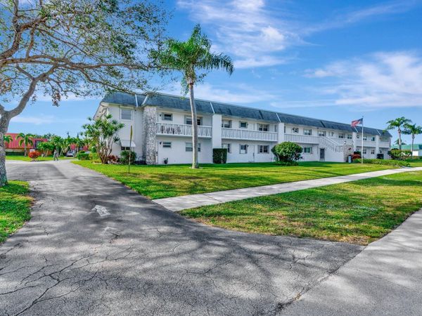 3154 Meridian Way S, Unit 2, Palm Beach Gardens, FL 33410