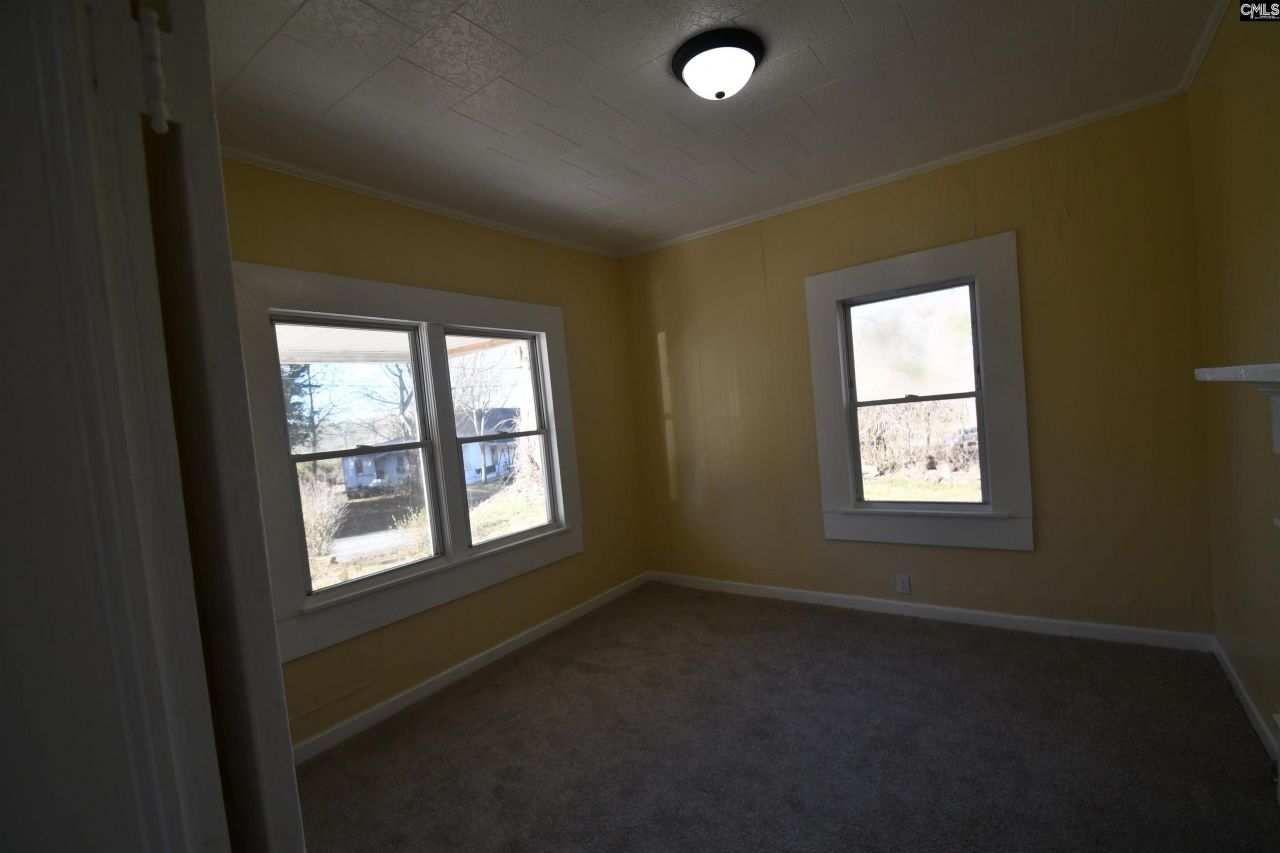 942 Gilder Street  Photo 5