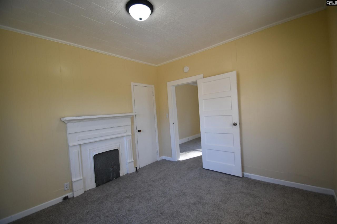 942 Gilder Street  Photo 6