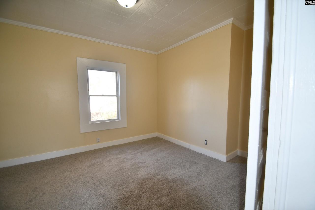 942 Gilder Street  Photo 7