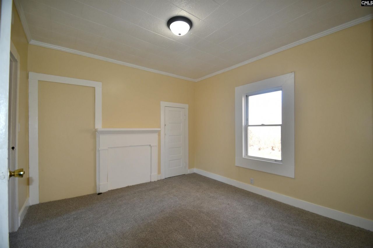 942 Gilder Street  Photo 8