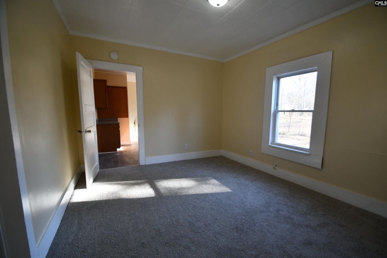 942 Gilder Street  Photo 9