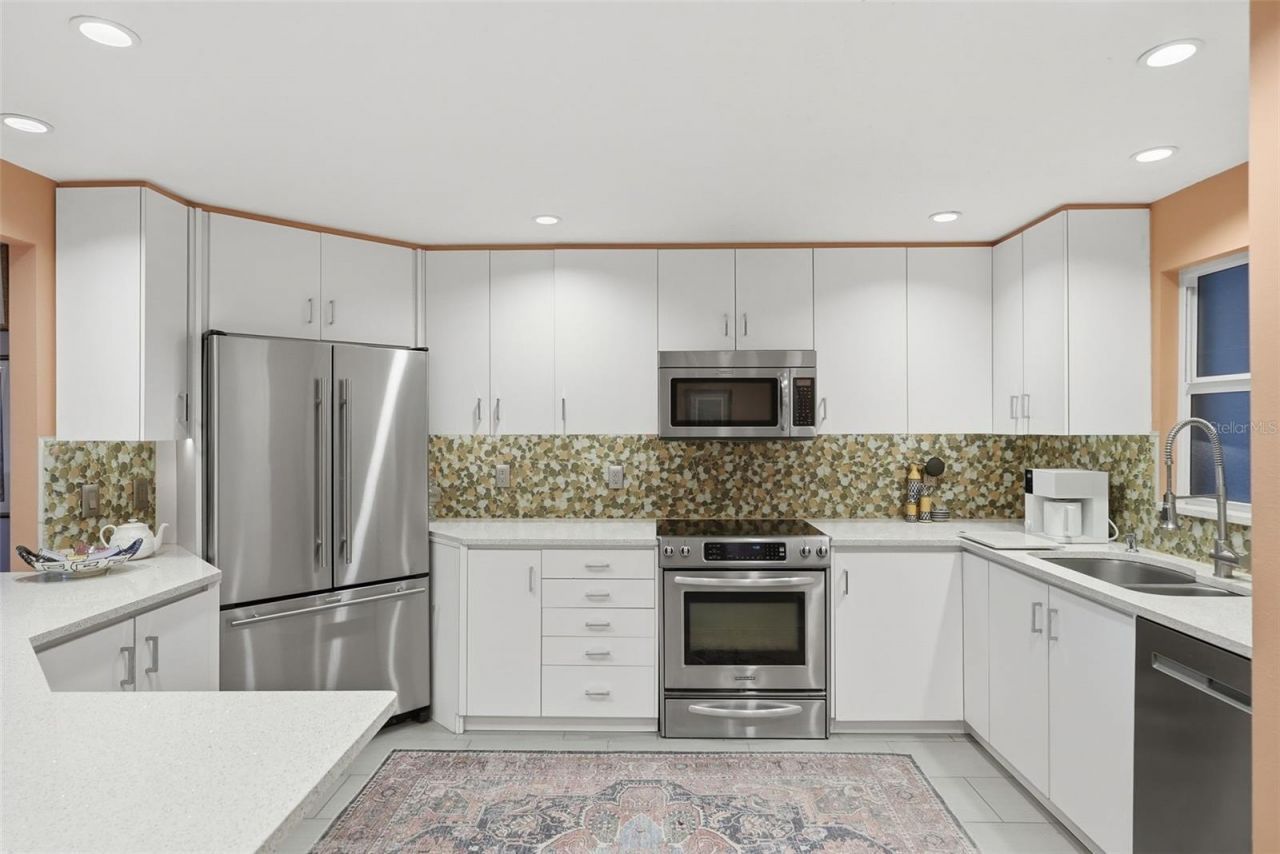 700 Beach Drive Ne, Unit 302, Saint Petersburg, FL 33701 Photo