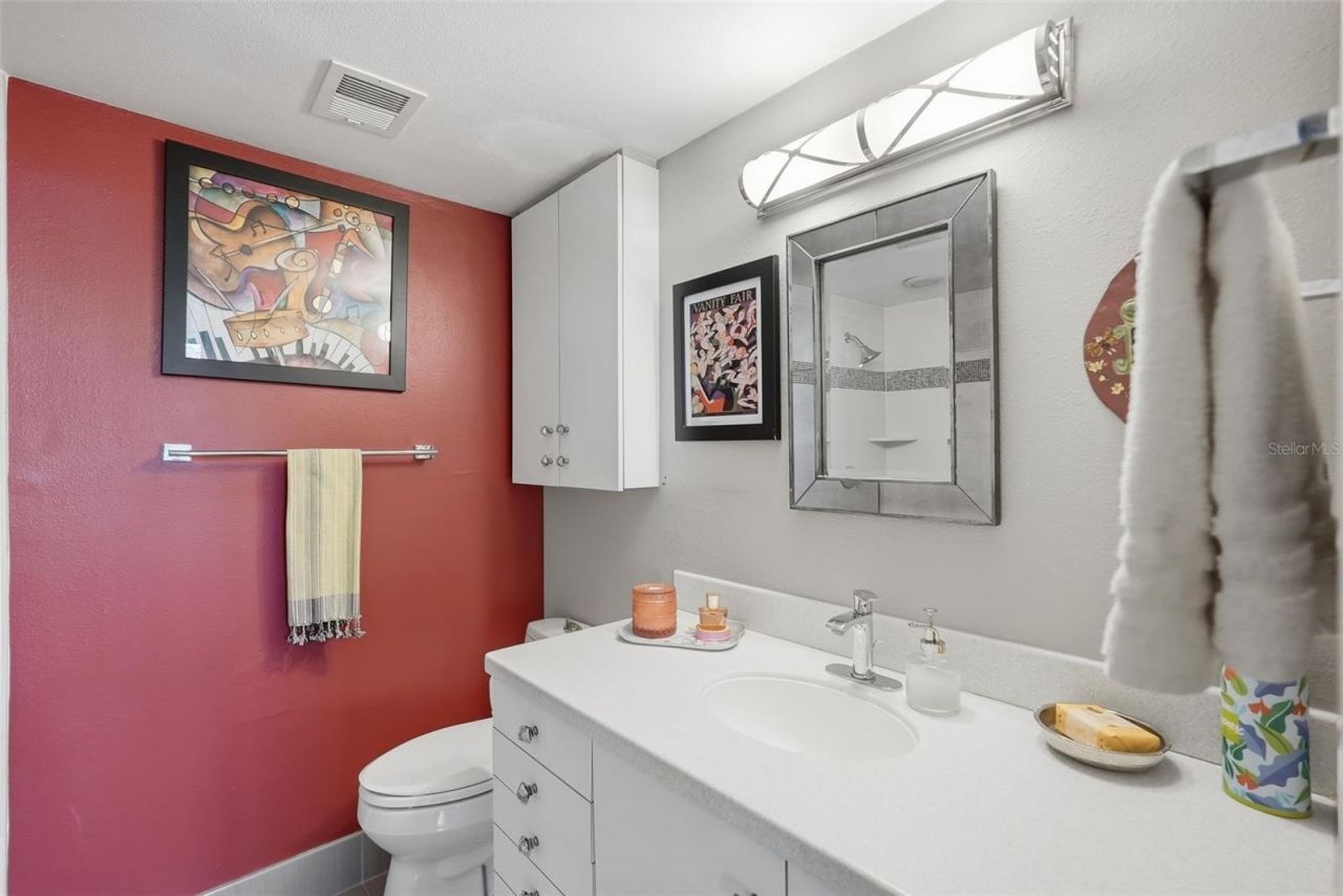 700 Beach Drive Ne, Unit 302, Saint Petersburg, FL 33701 Photo