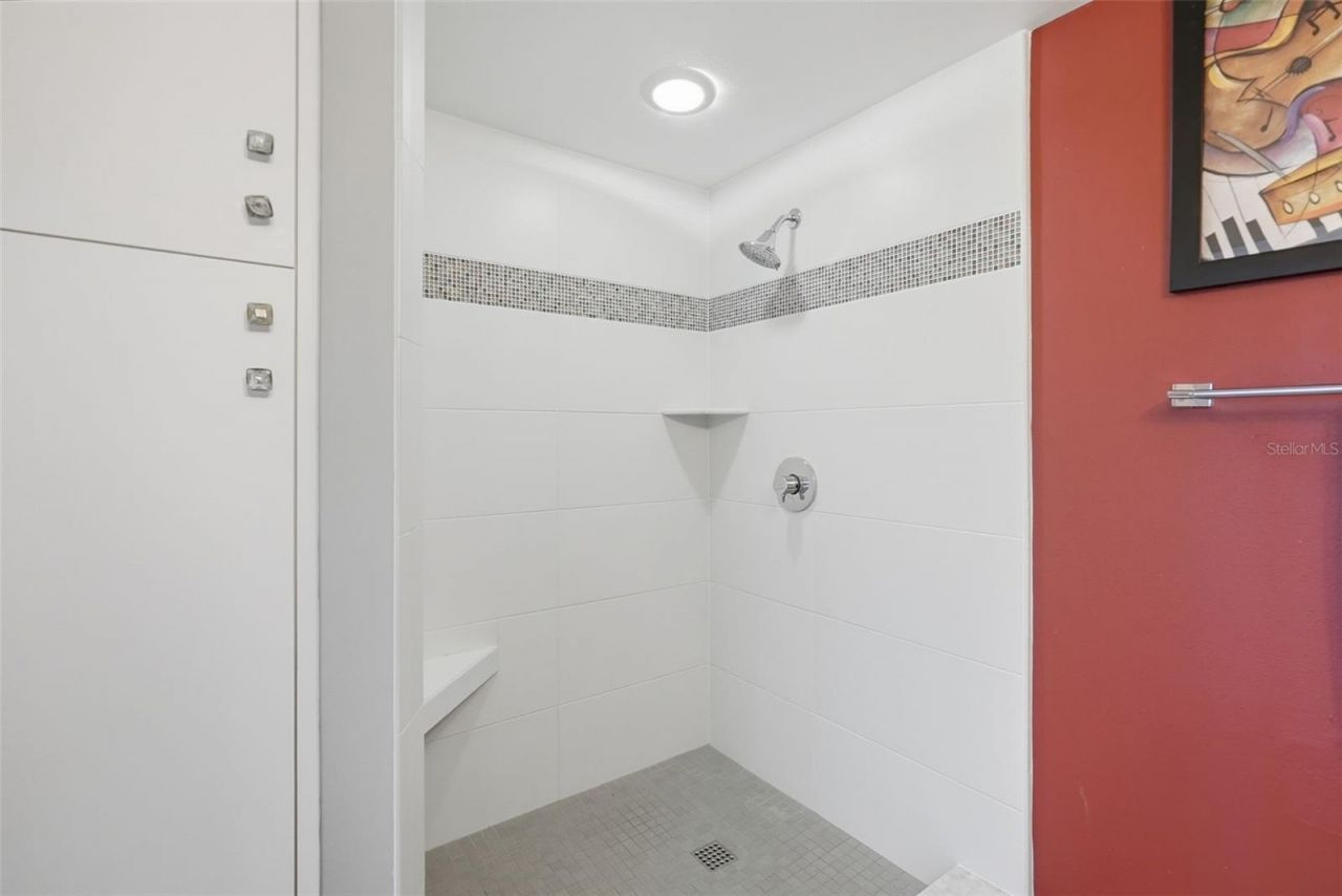 700 Beach Drive Ne, Unit 302, Saint Petersburg, FL 33701 Photo