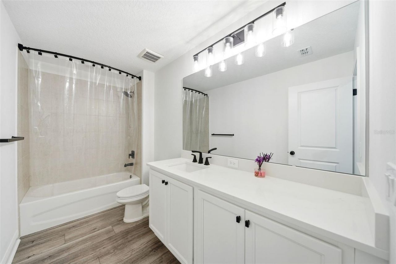 9211 Waverly Walk Drive, Orlando, FL 32817 Photo