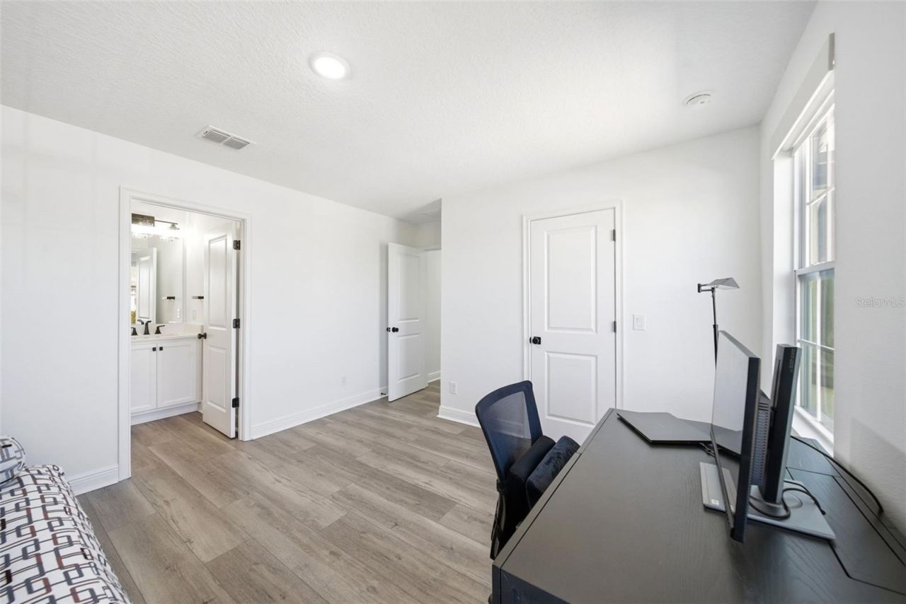 9211 Waverly Walk Drive, Orlando, FL 32817 Photo