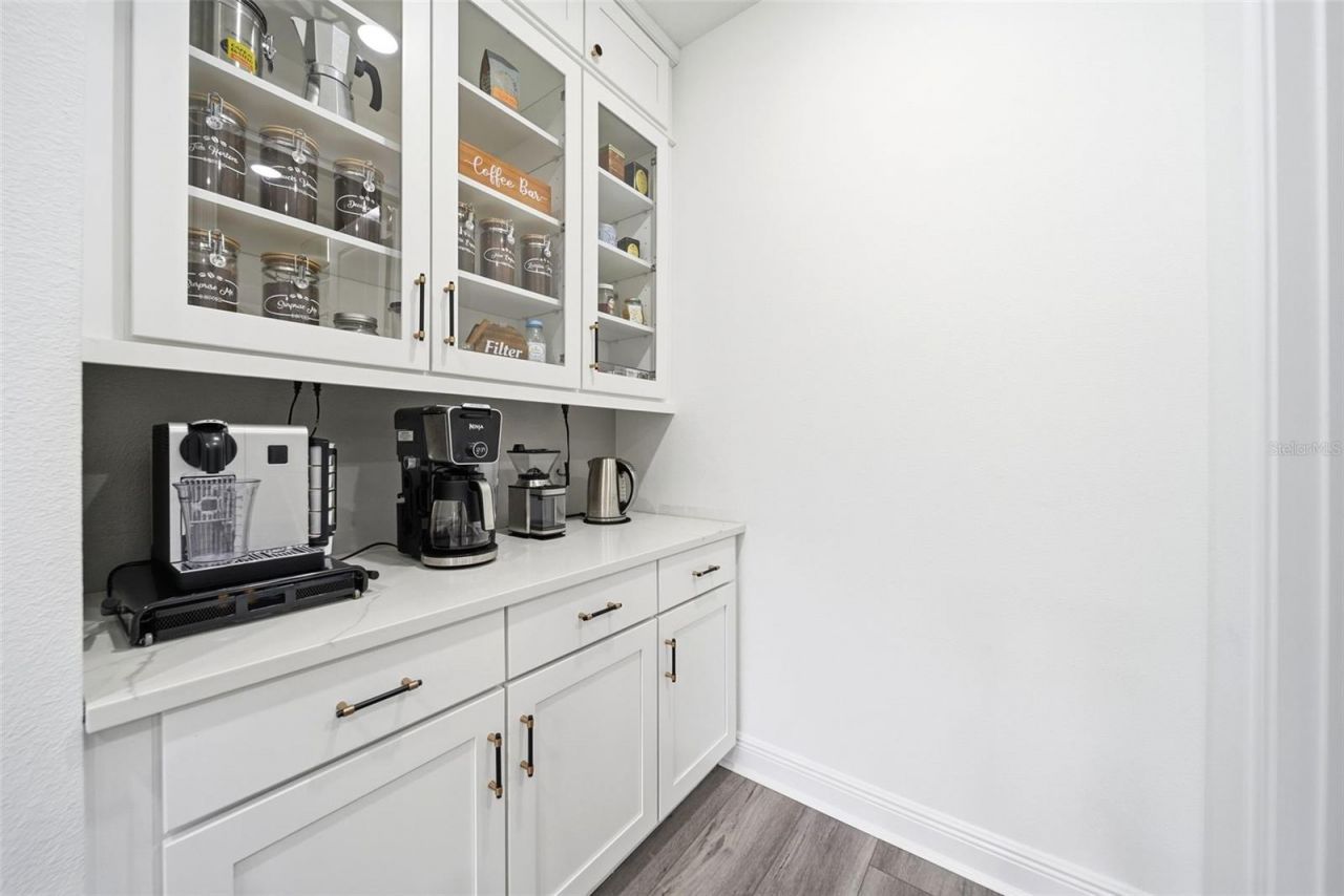 9211 Waverly Walk Drive, Orlando, FL 32817 Photo