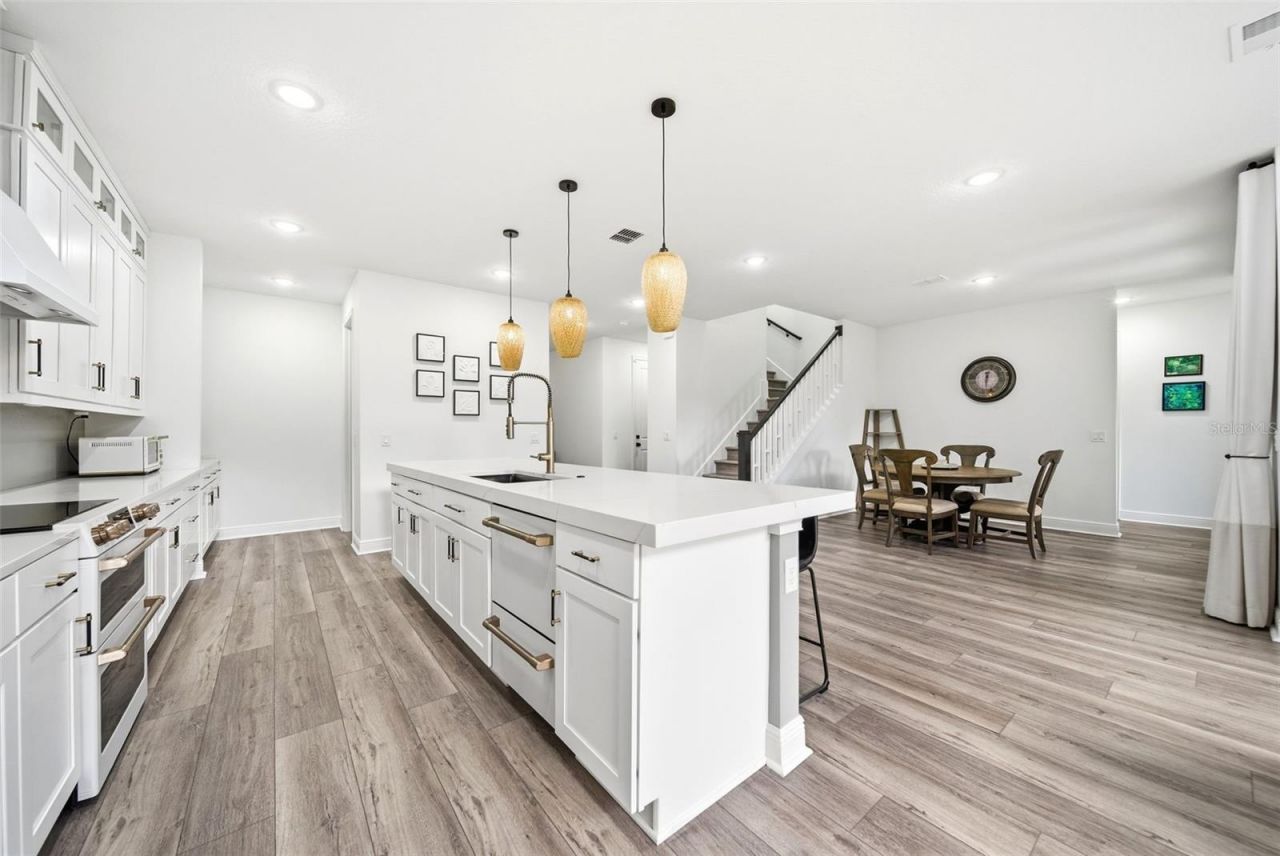 9211 Waverly Walk Drive, Orlando, FL 32817 Photo