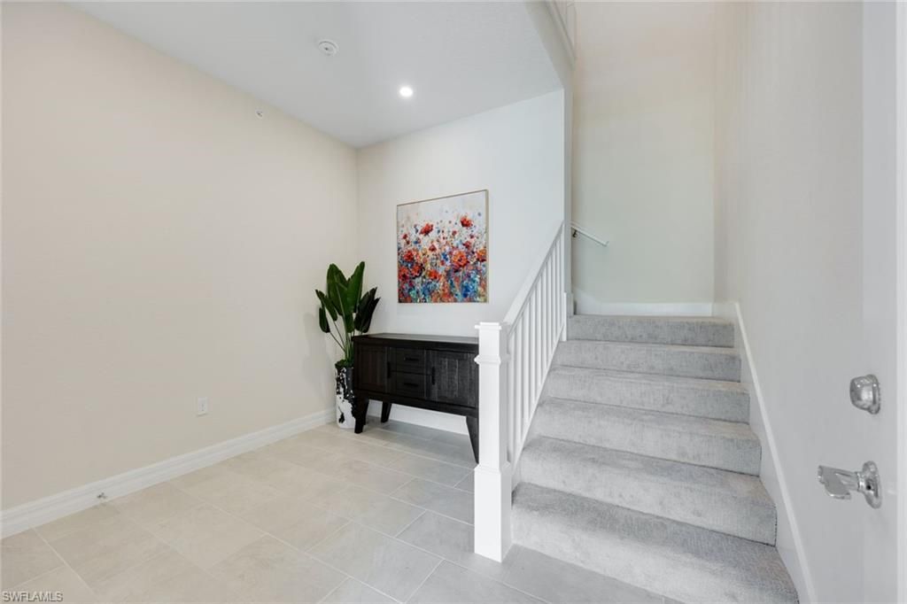 316 Indies Dr W, Unit 201, Naples, FL 34114 Photo