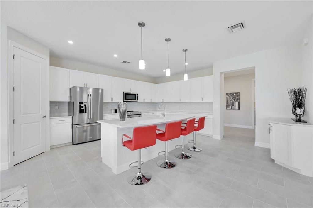 316 Indies Dr W, Unit 201, Naples, FL 34114 Photo