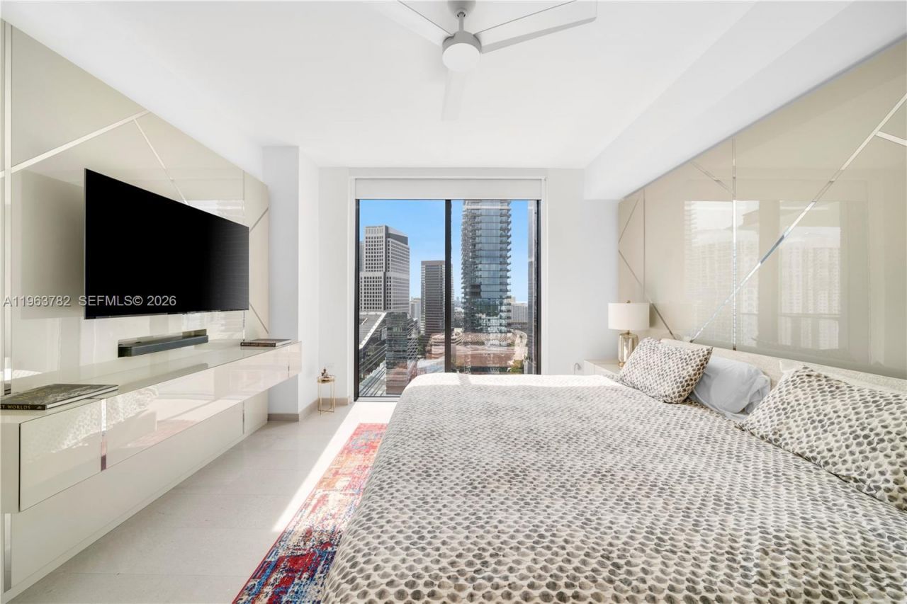 88 SW 7th St , Unit 2105, Miami, FL 33130 Photo