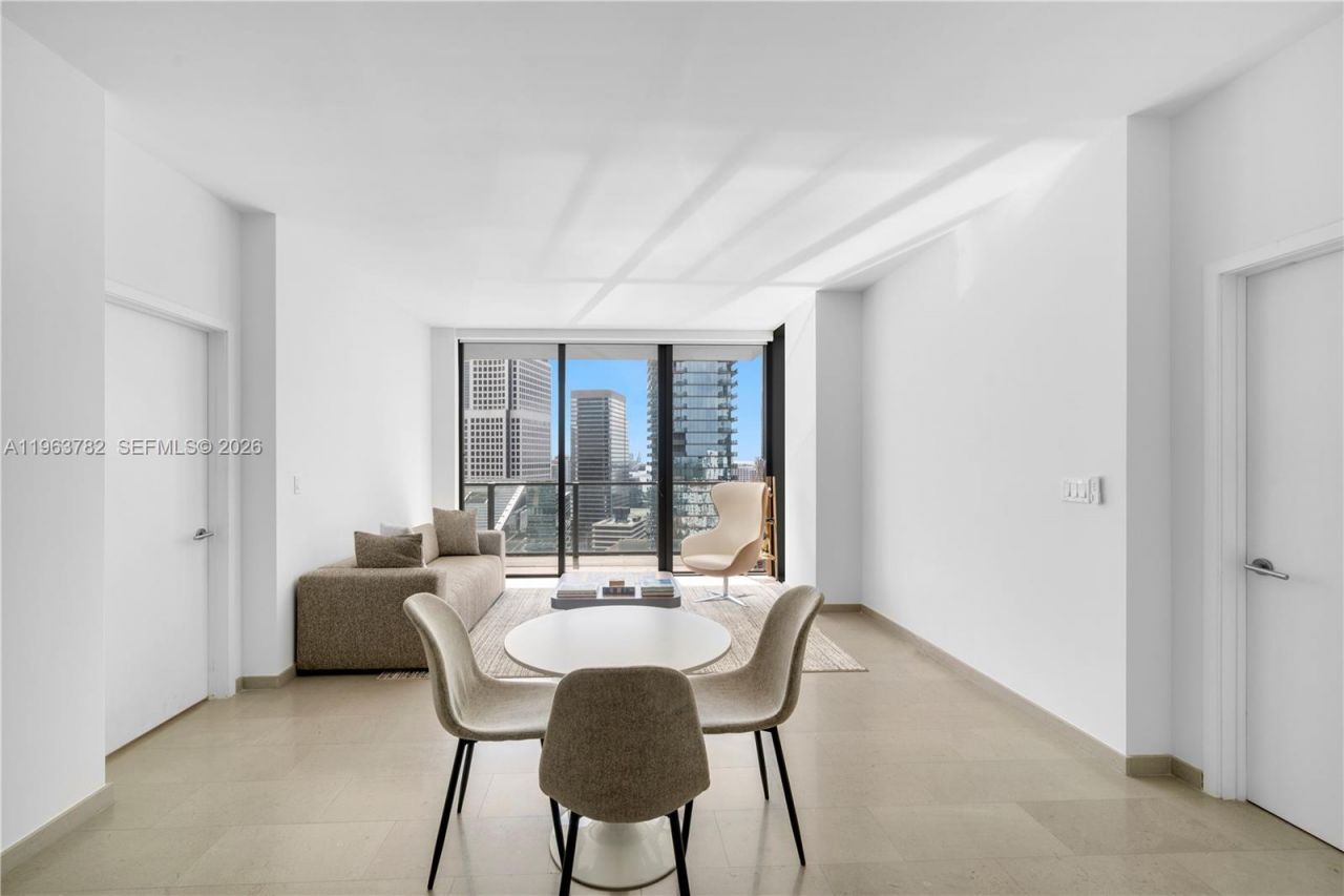 88 SW 7th St , Unit 2105, Miami, FL 33130 Photo