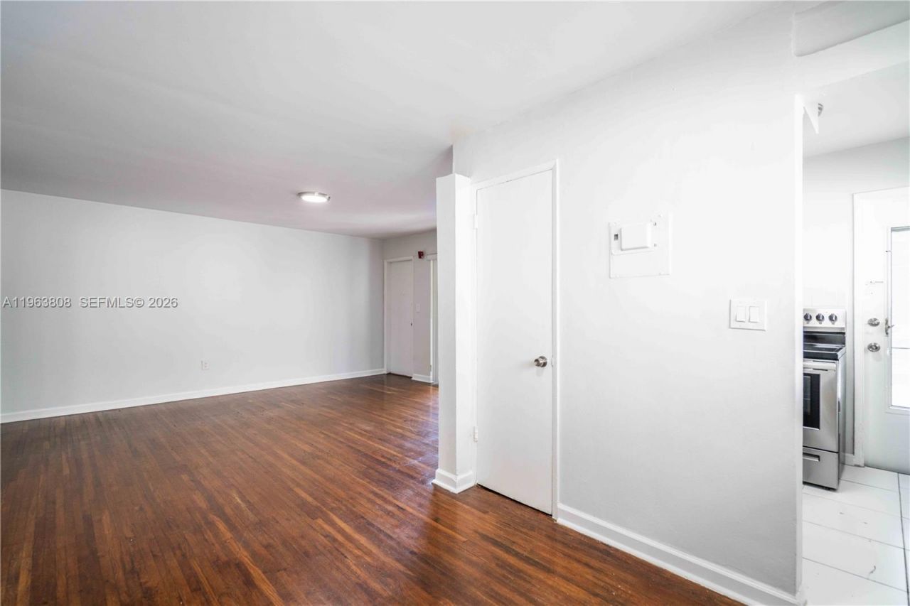 7931 East Dr, Unit 206, North Bay Village, FL 33141 Photo