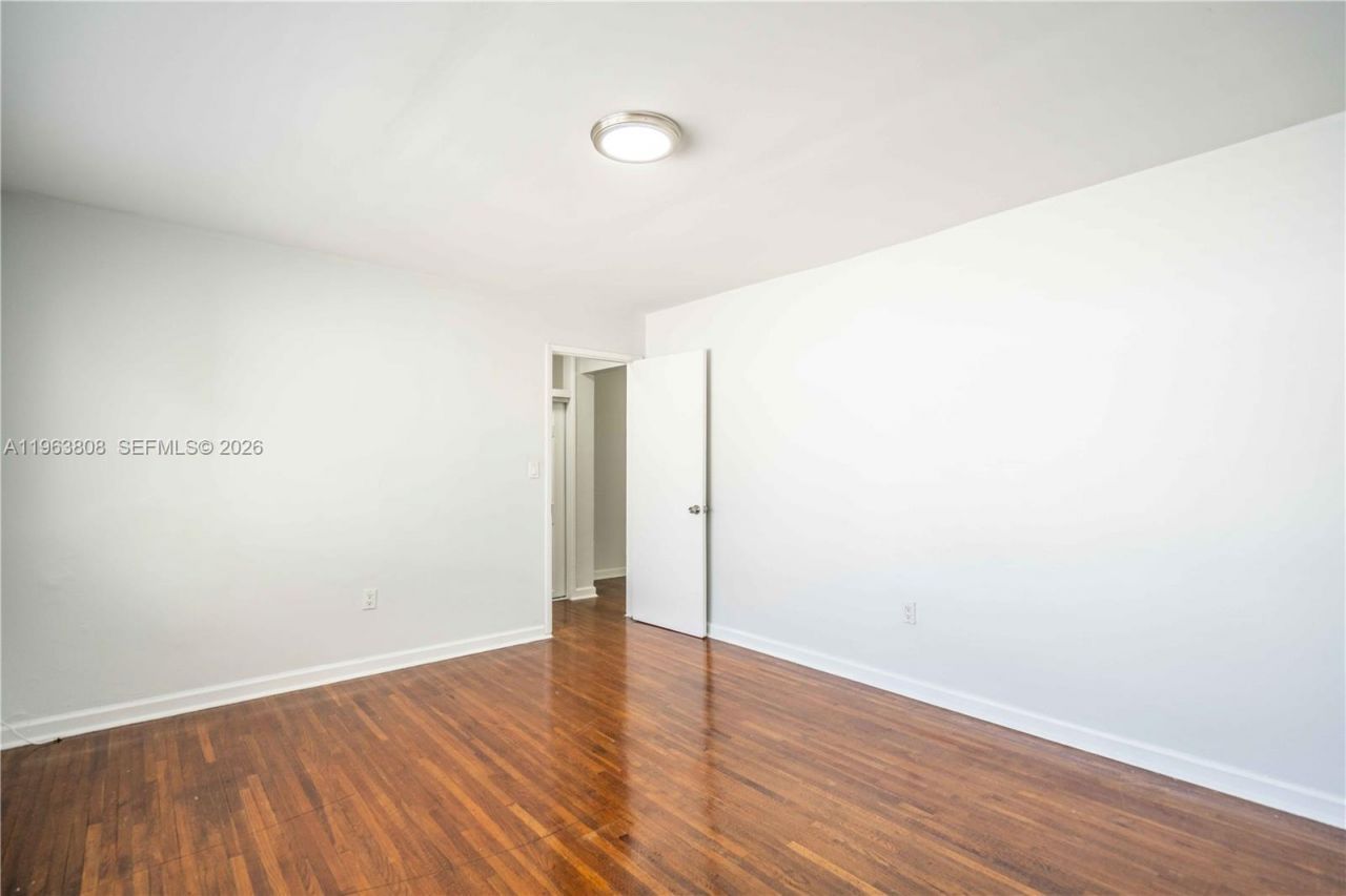 7931 East Dr, Unit 206, North Bay Village, FL 33141 Photo