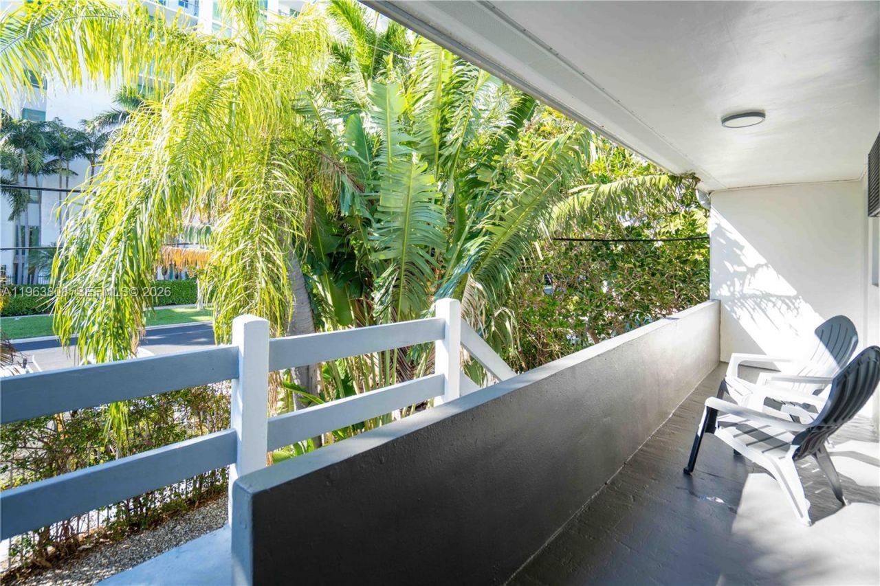 7931 East Dr, Unit 206, North Bay Village, FL 33141 Photo