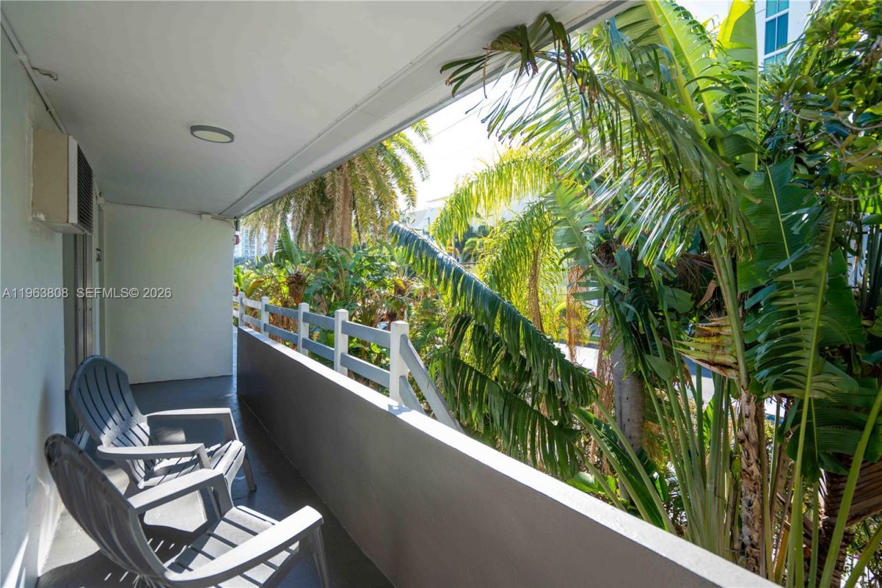 7931 East Dr, Unit 206, North Bay Village, FL 33141 Photo