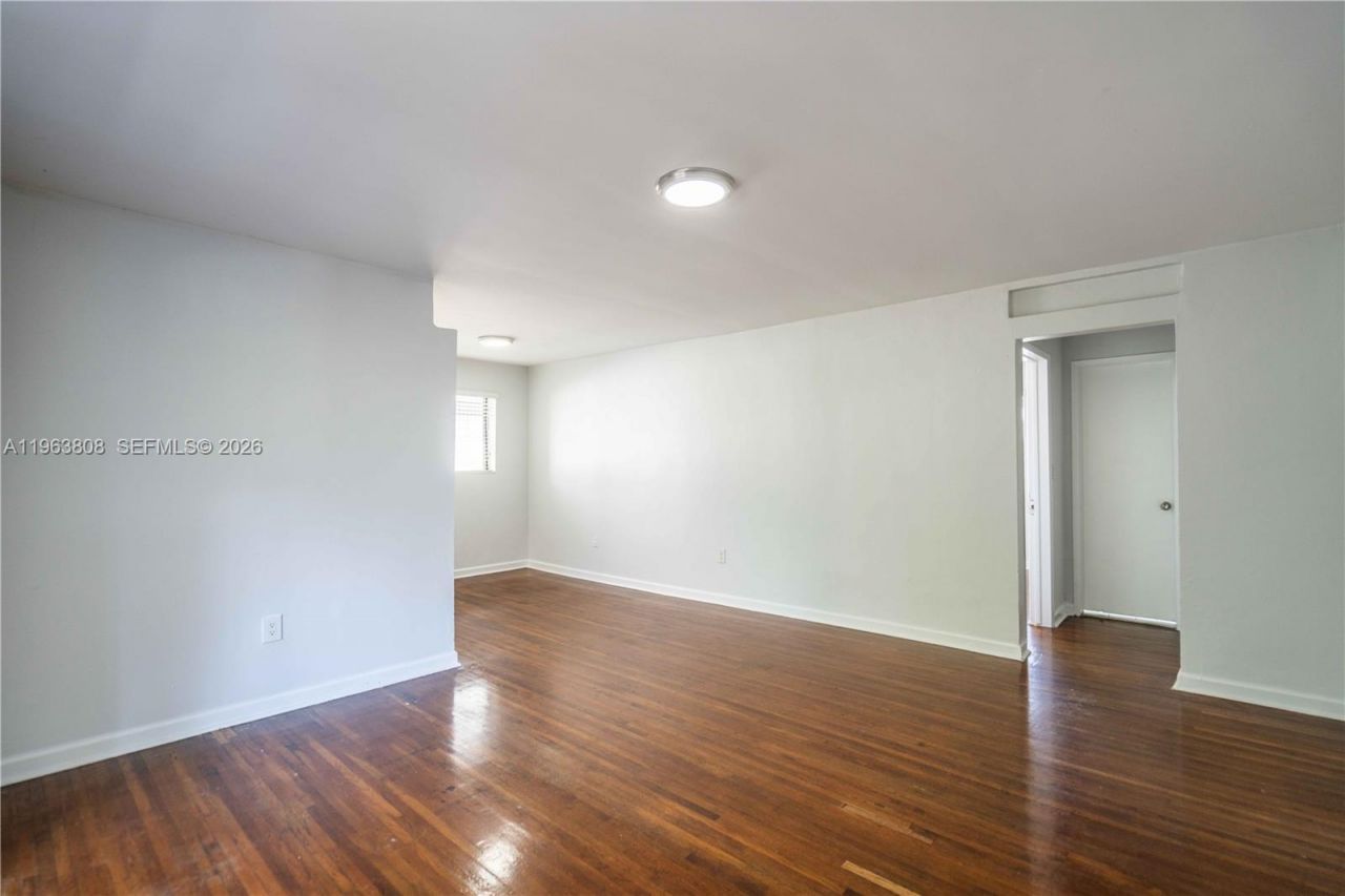 7931 East Dr, Unit 206, North Bay Village, FL 33141 Photo