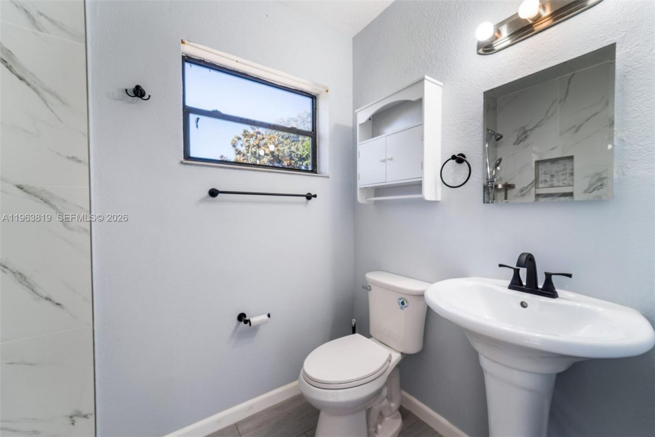 12210 NW 10th Ave, North Miami, FL 33168 Photo