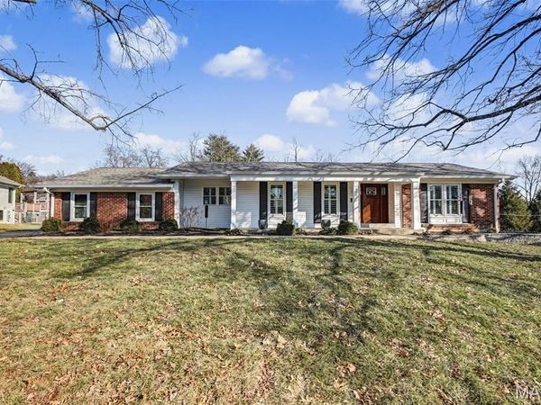 114 Trailswest Dr. Drive, Chesterfield, MO 63017