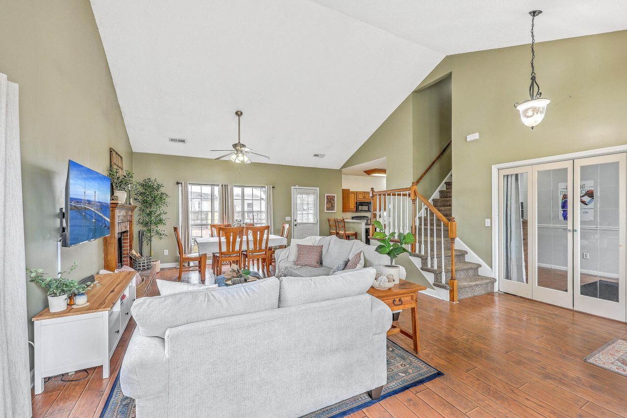 101 Hartley Hall Court Photo 11