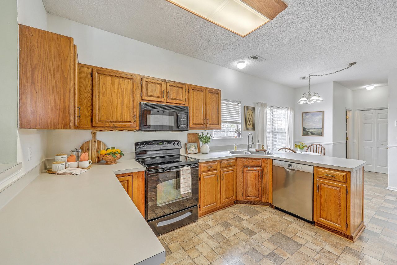 101 Hartley Hall Court Photo 15