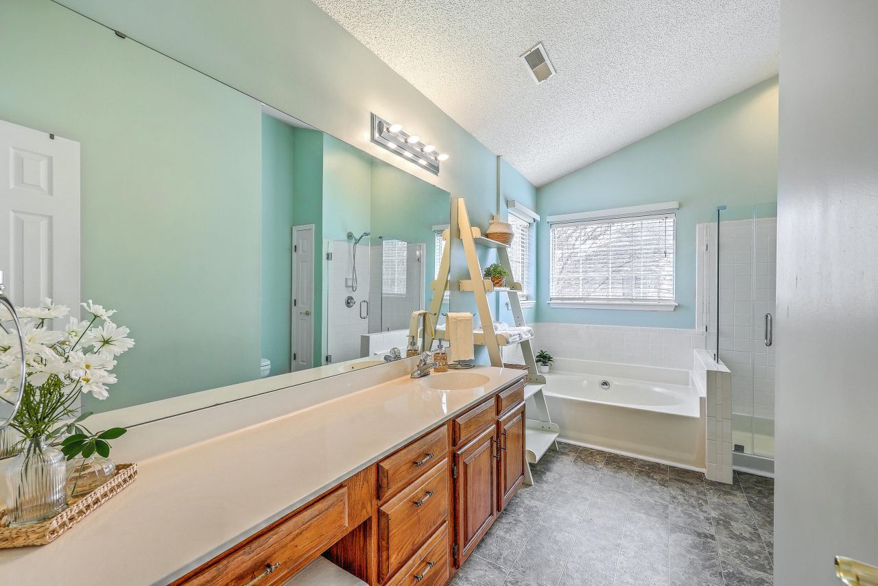 101 Hartley Hall Court Photo 24