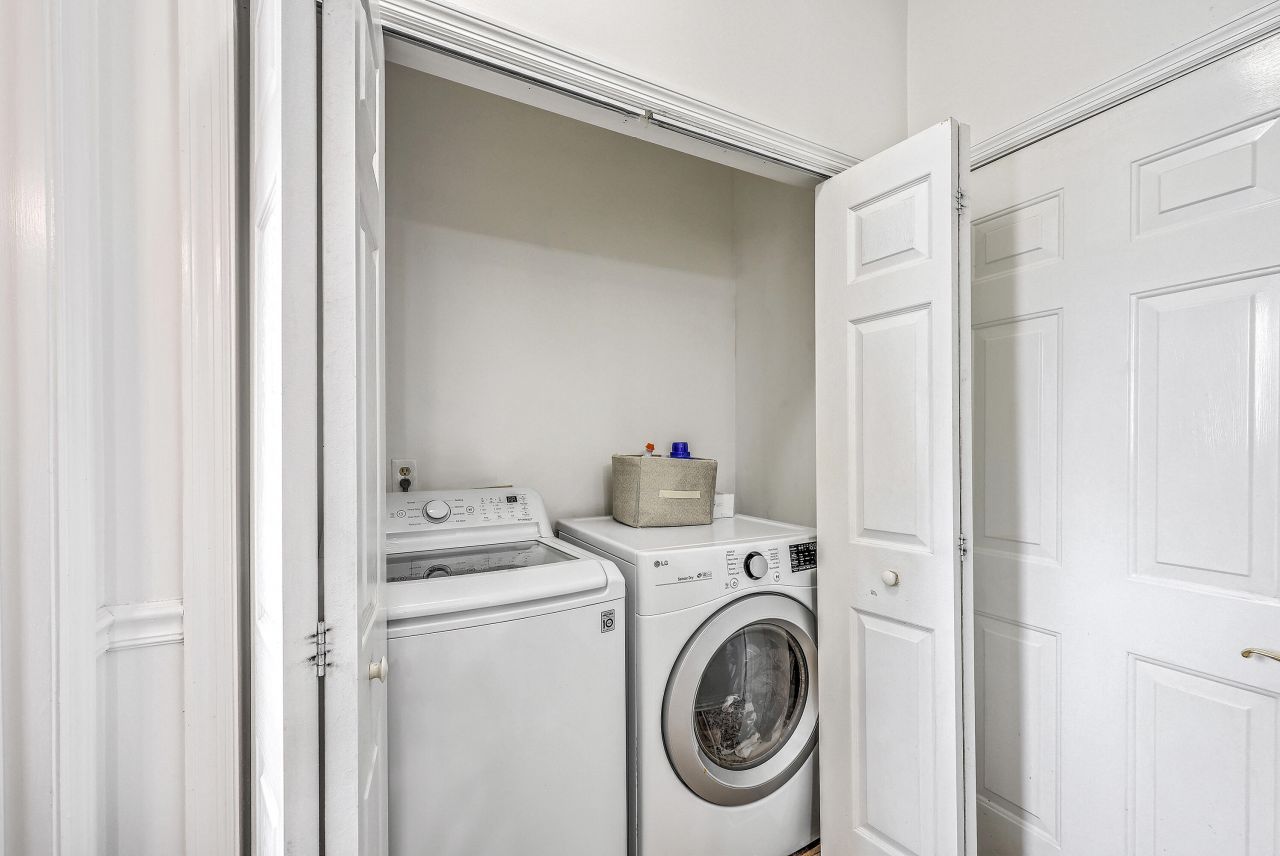 101 Hartley Hall Court Photo 30