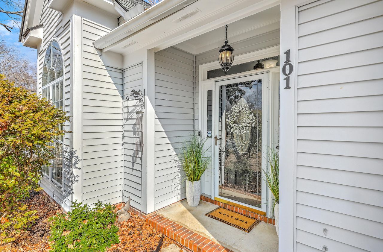 101 Hartley Hall Court Photo 7