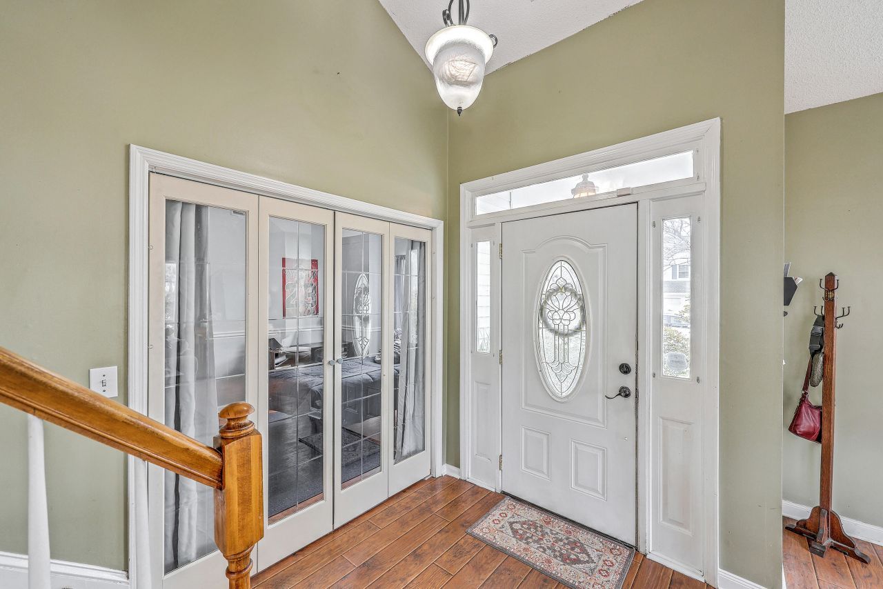 101 Hartley Hall Court Photo 8