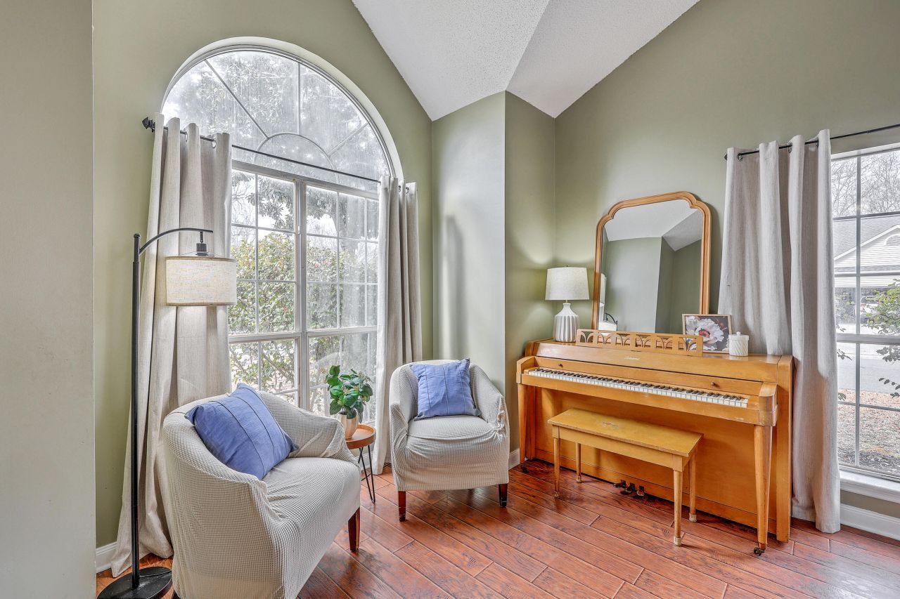 101 Hartley Hall Court Photo 9