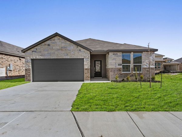 1935 Longspur Cv, New Braunfels, TX 78130