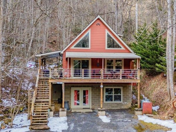 139 Charlie Harrell Lane, Hampton, TN 37658