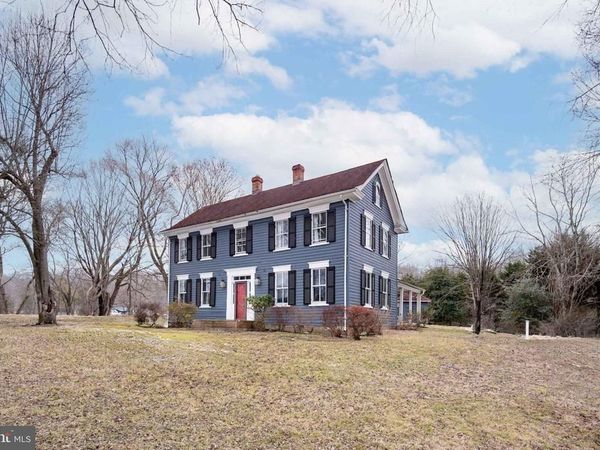 8100 CROOM ROAD, UPPER MARLBORO, MD 20772