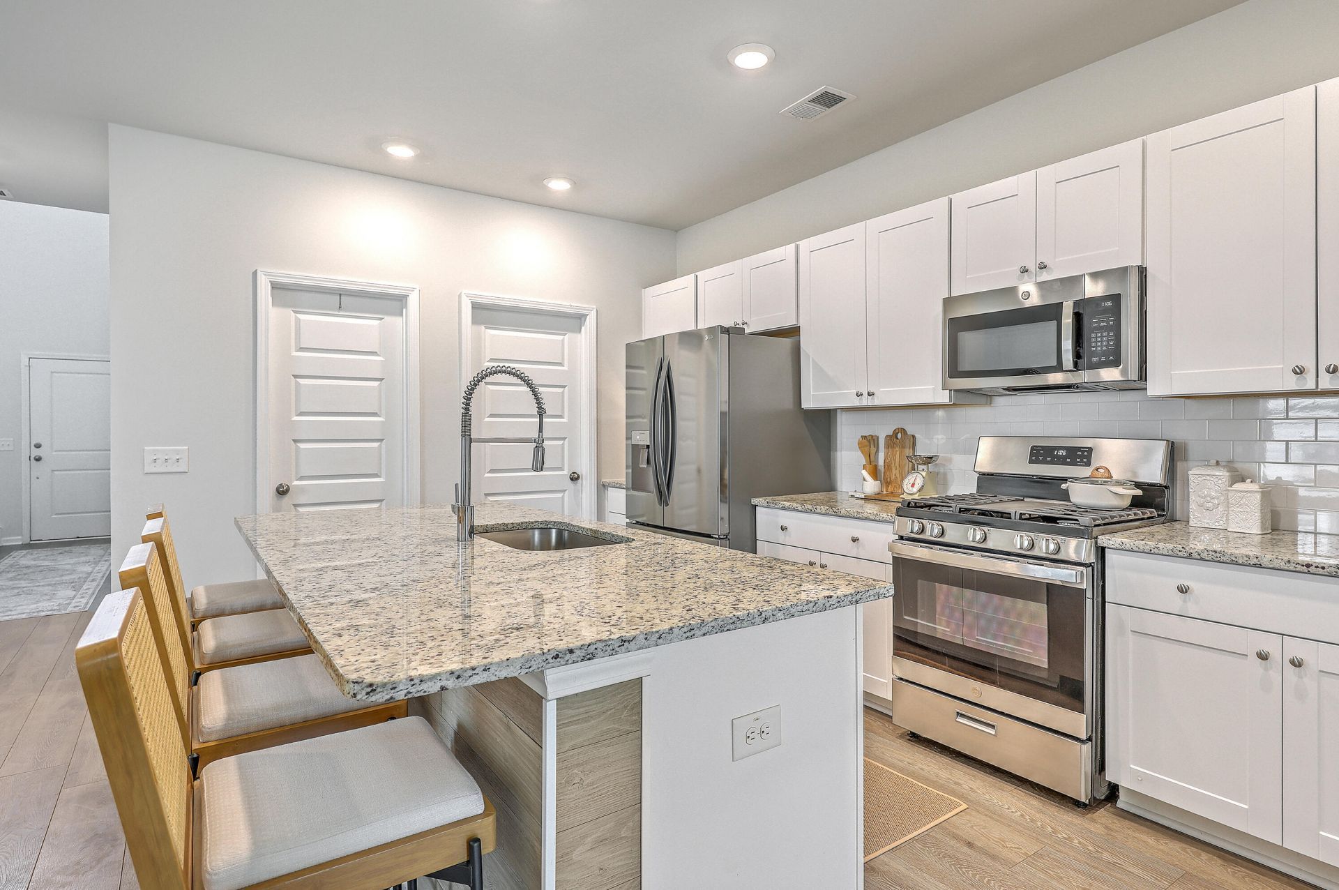 720 Jancus Street Photo 17