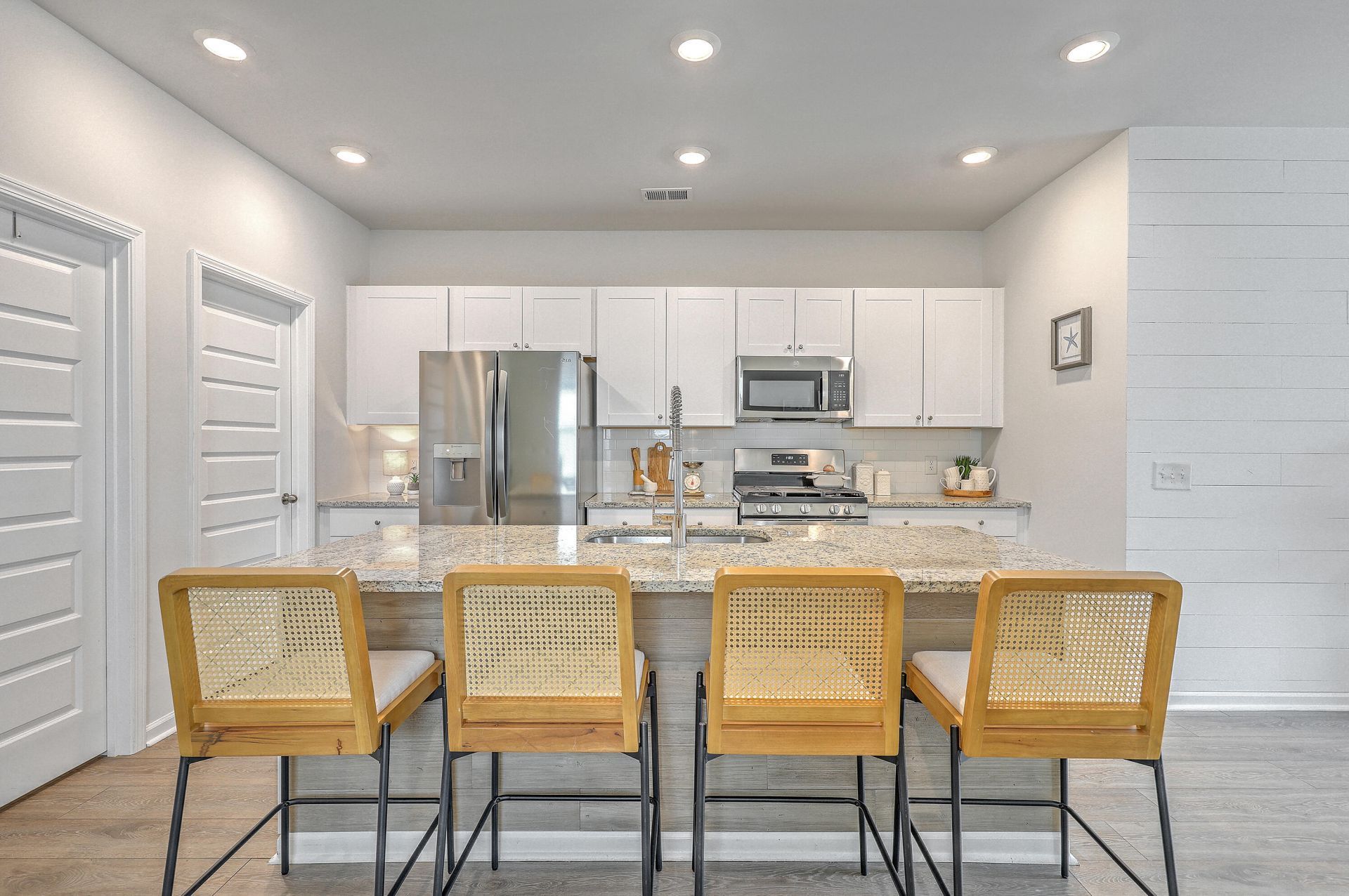 720 Jancus Street Photo 4