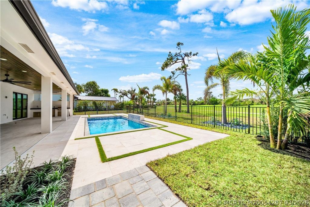 5101 SE Burning Tree Circle, Stuart, FL 34997 Photo