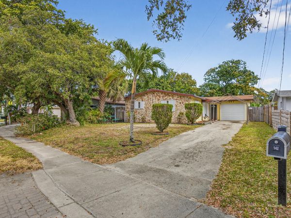 142 NW 8th Avenue, Dania, FL 33004