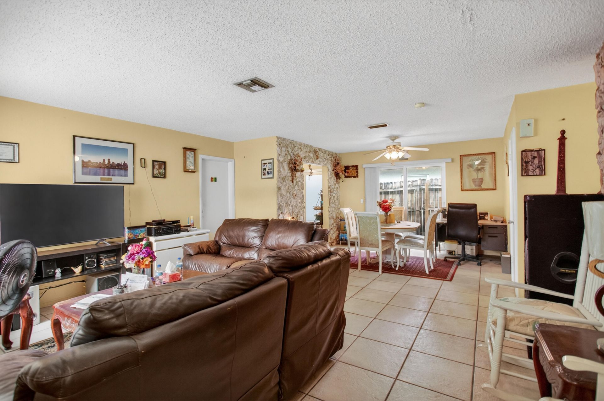 142 NW 8th Avenue, Dania, FL 33004 Photo