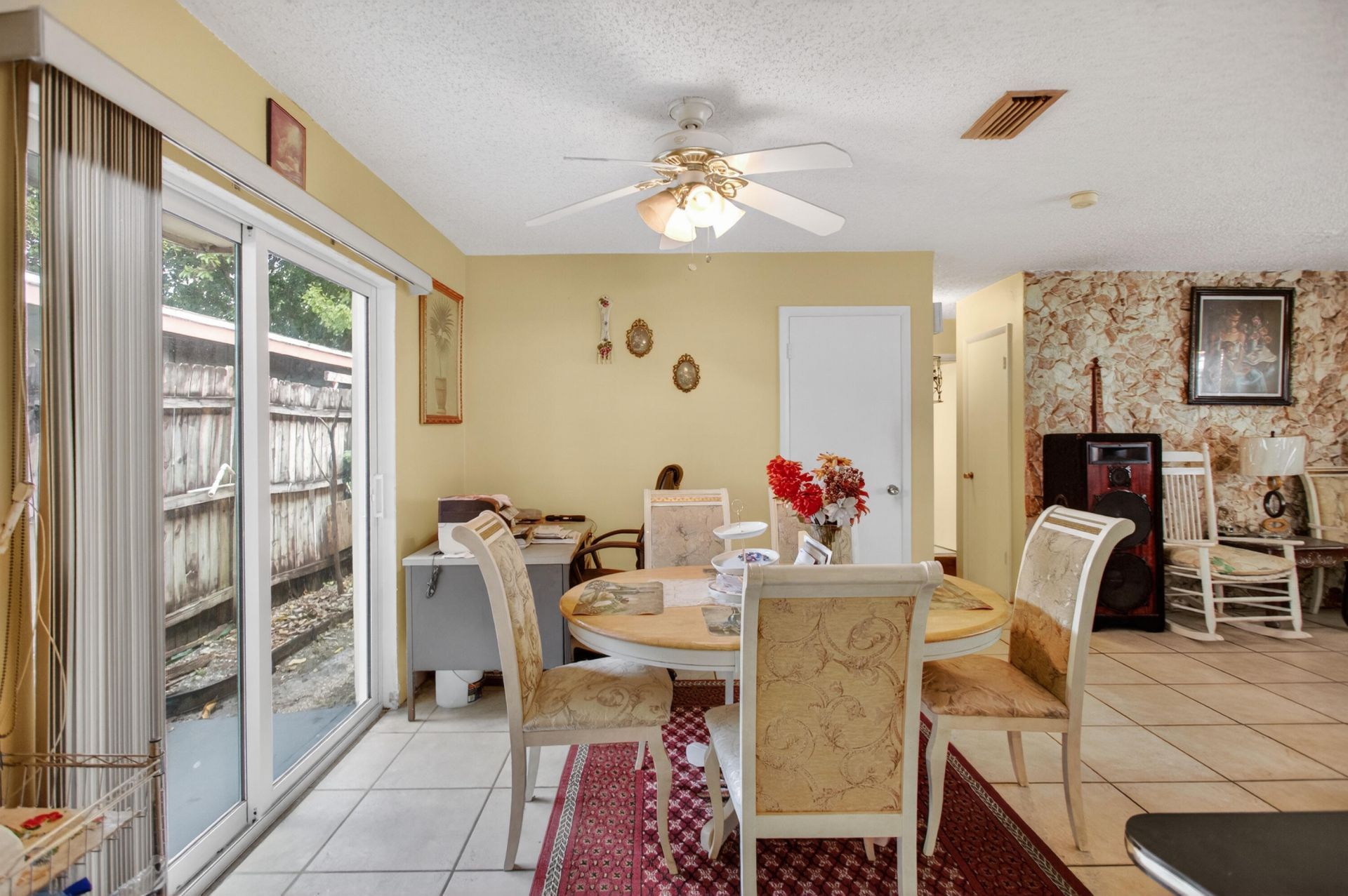 142 NW 8th Avenue, Dania, FL 33004 Photo
