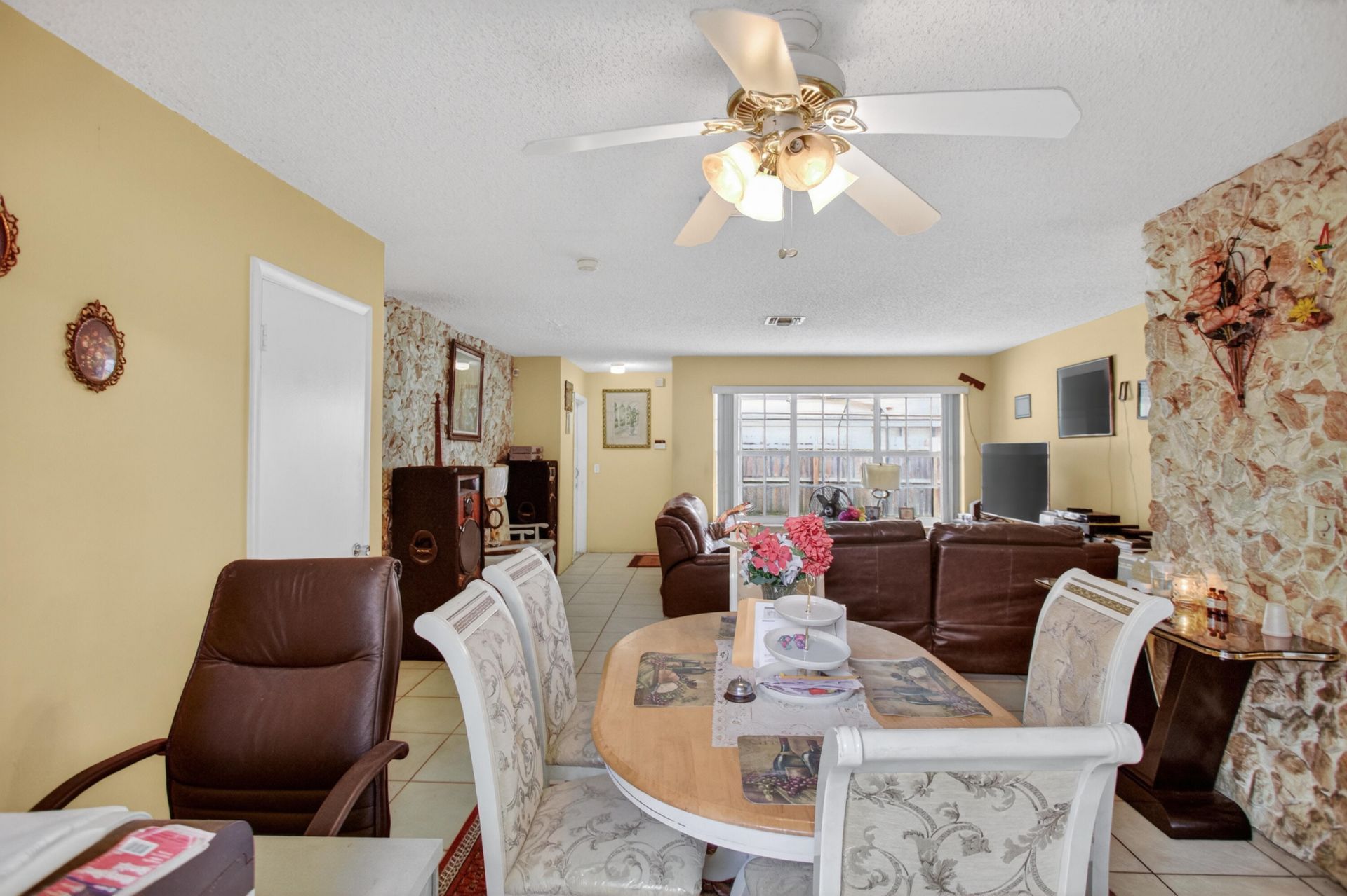 142 NW 8th Avenue, Dania, FL 33004 Photo