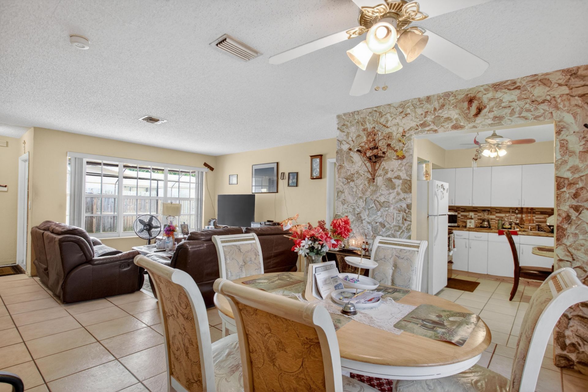 142 NW 8th Avenue, Dania, FL 33004 Photo