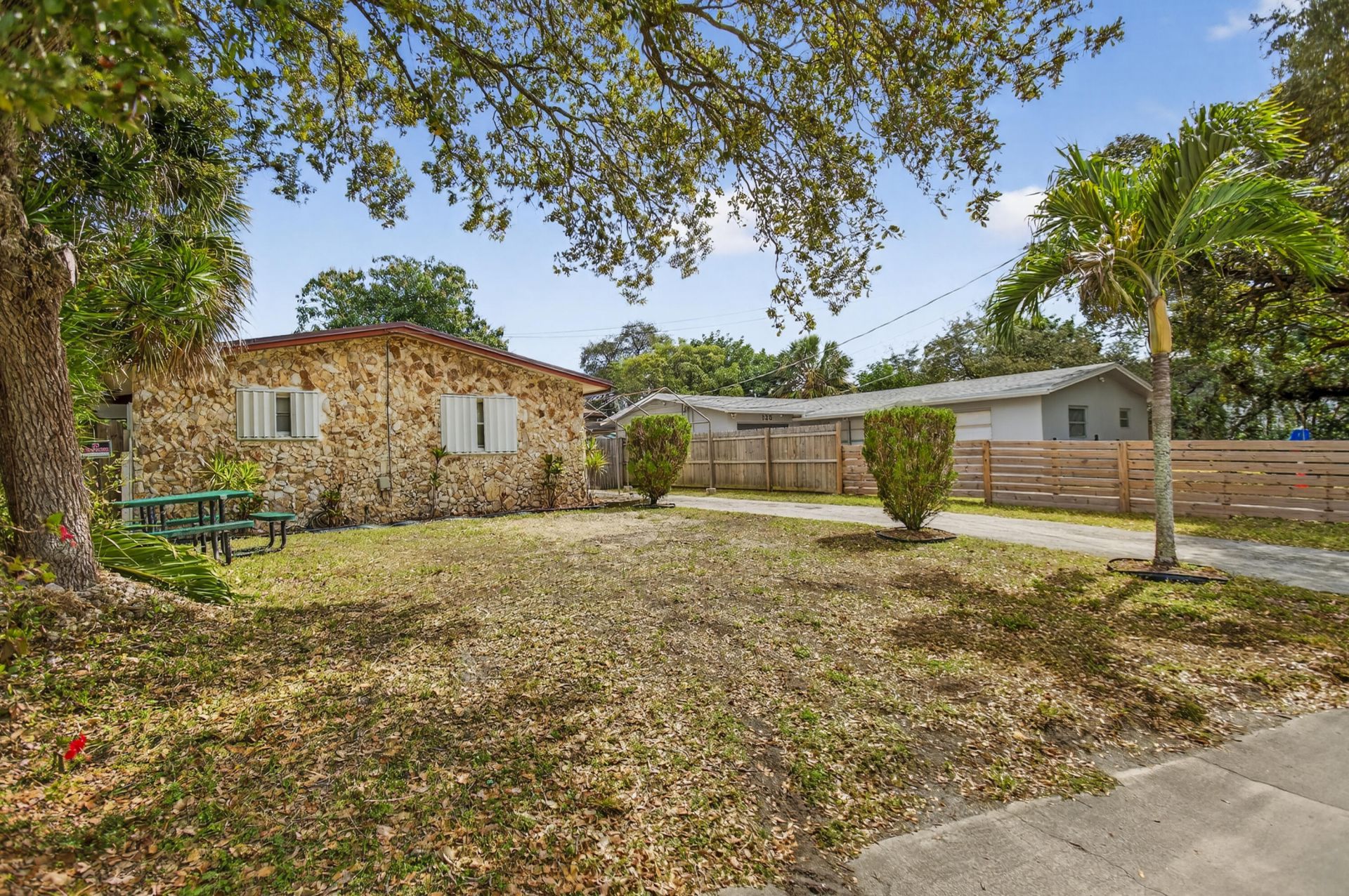 142 NW 8th Avenue, Dania, FL 33004 Photo