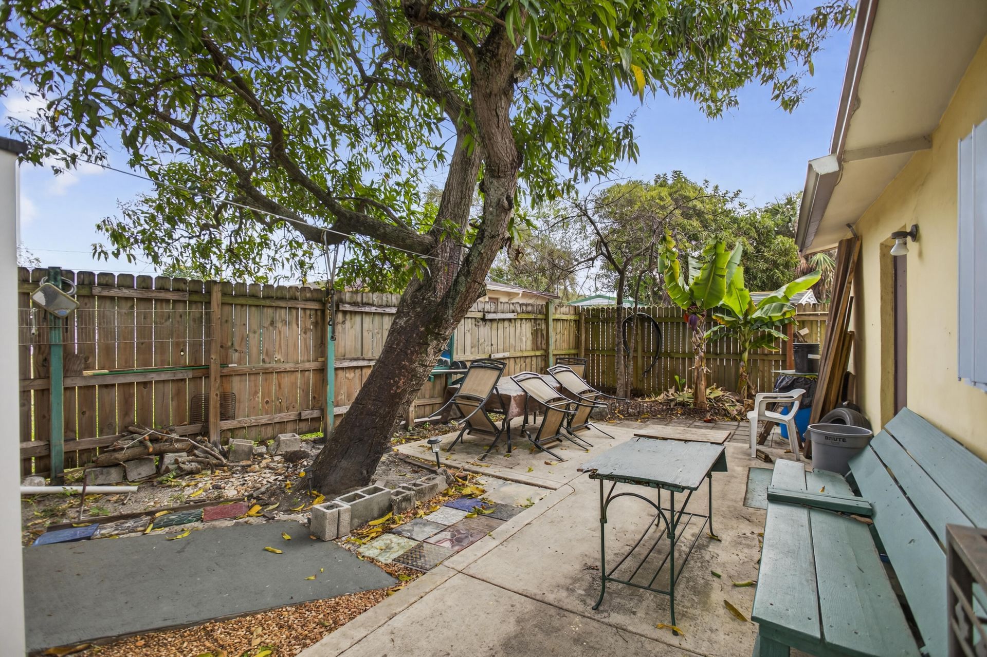 142 NW 8th Avenue, Dania, FL 33004 Photo