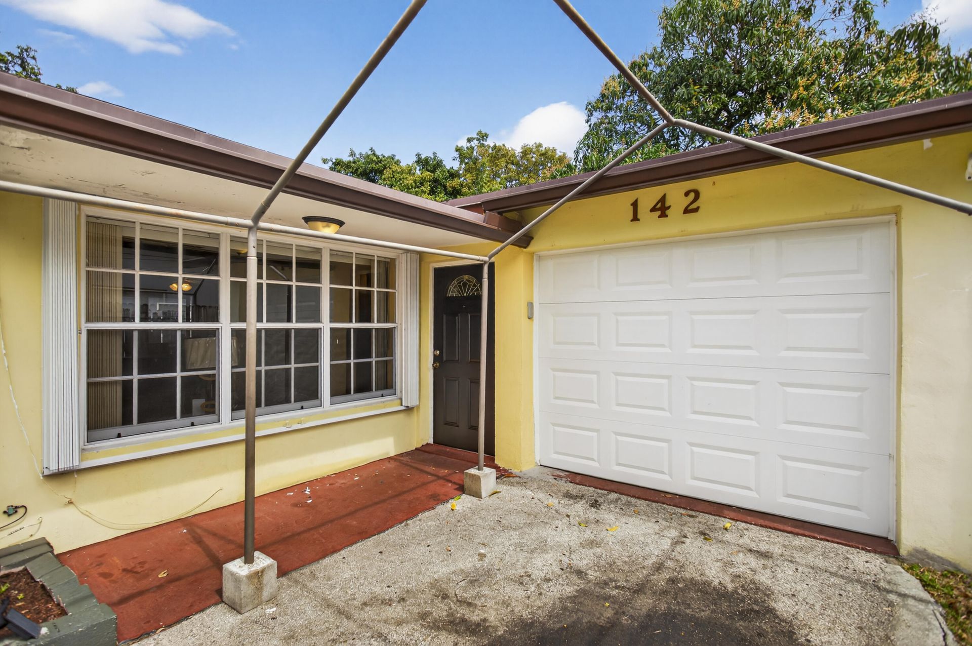 142 NW 8th Avenue, Dania, FL 33004 Photo