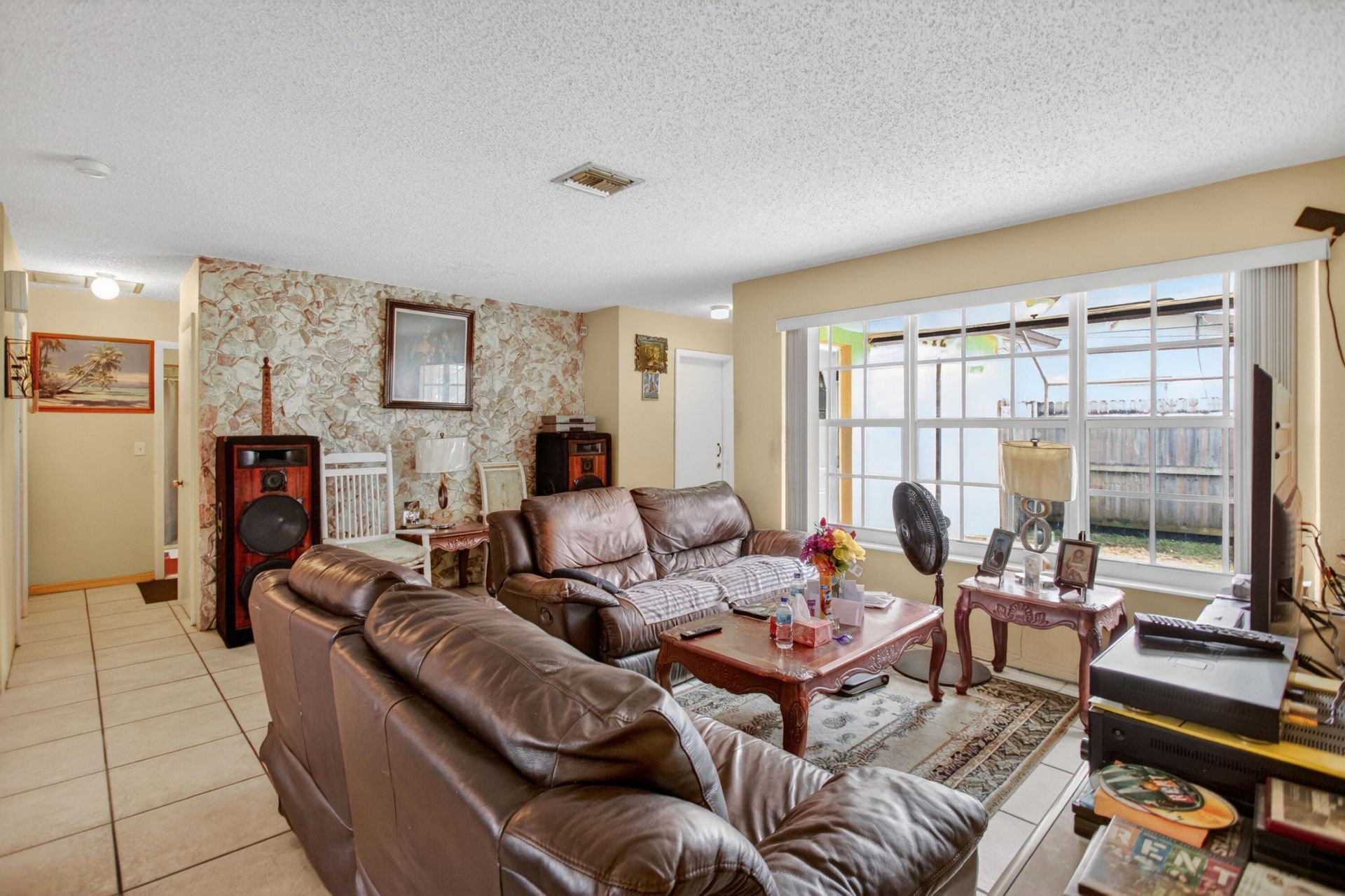 142 NW 8th Avenue, Dania, FL 33004 Photo