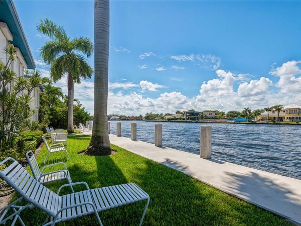 561 Bayshore Drive, Unit 6, Fort Lauderdale, FL 33304