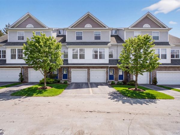 310 Bridgeview Drive, Poughkeepsie, NY 12601